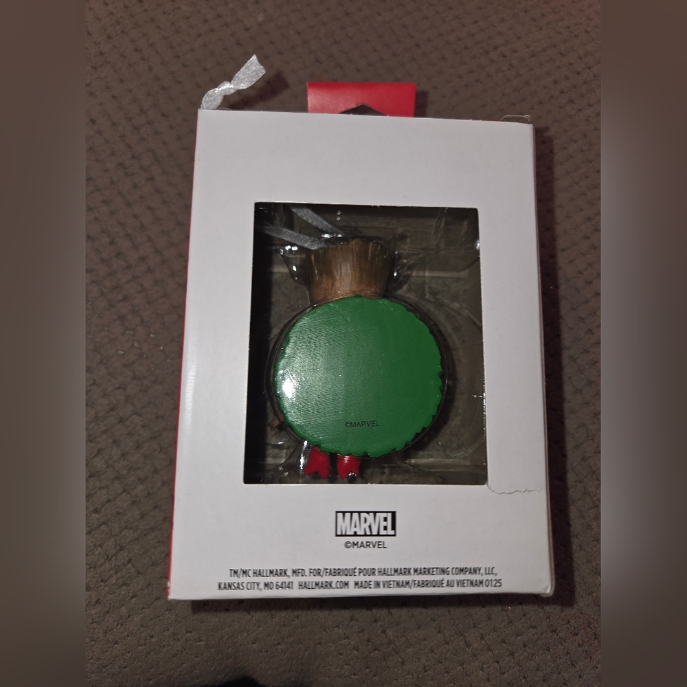 New Hallmark Marvel Guardians of The Galaxy Groot in Holiday Wreath Christmas - Picture 13 of 14